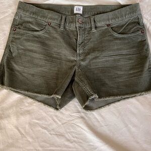 GAP Women's size 10 Soft Corduroy shorts. Moss Green Raw Hem
